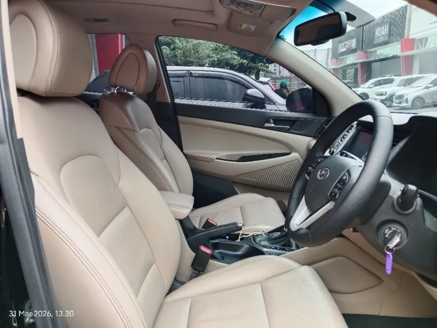 Foto Mobil Bekas Kabin Depan Hyundai Tucson 2.0 tahun 2017