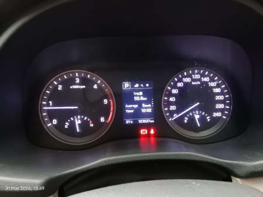 Foto Mobil Bekas Odometer Hyundai Tucson 2.0 tahun 2017