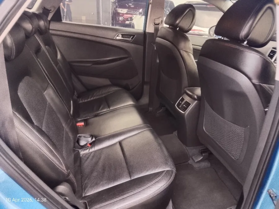 Foto Mobil Bekas Kabin Belakang Hyundai Tucson 2.0 tahun 2018