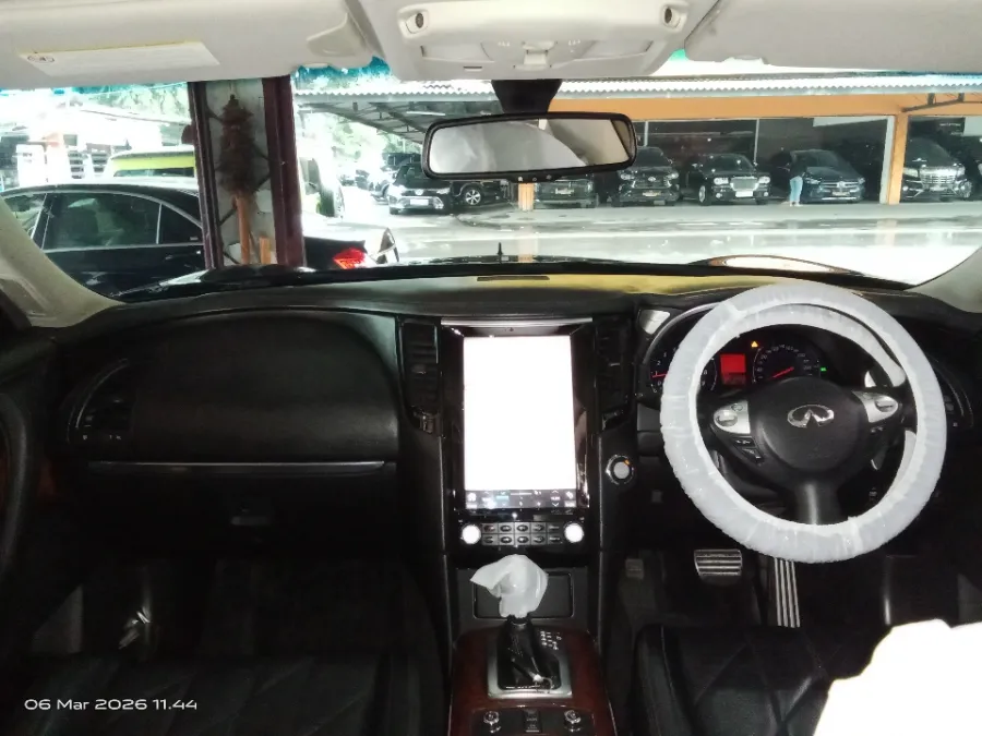 Foto Mobil Bekas Dashboard Infiniti FX37 3.7 tahun 2011