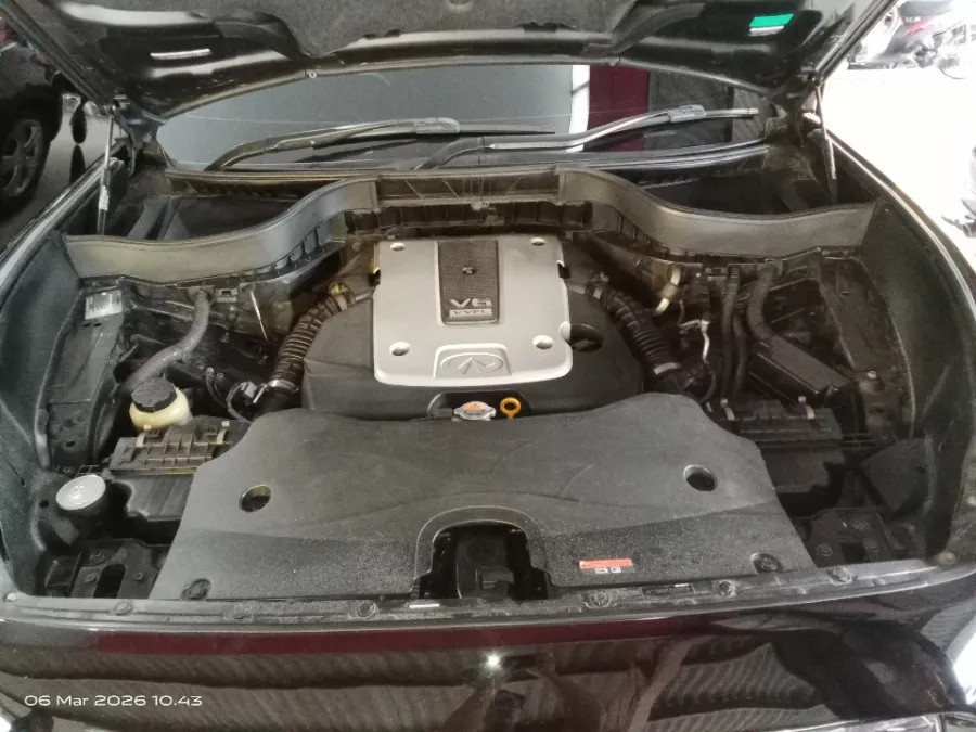 Foto Mobil Bekas Mesin Infiniti FX37 3.7 tahun 2011