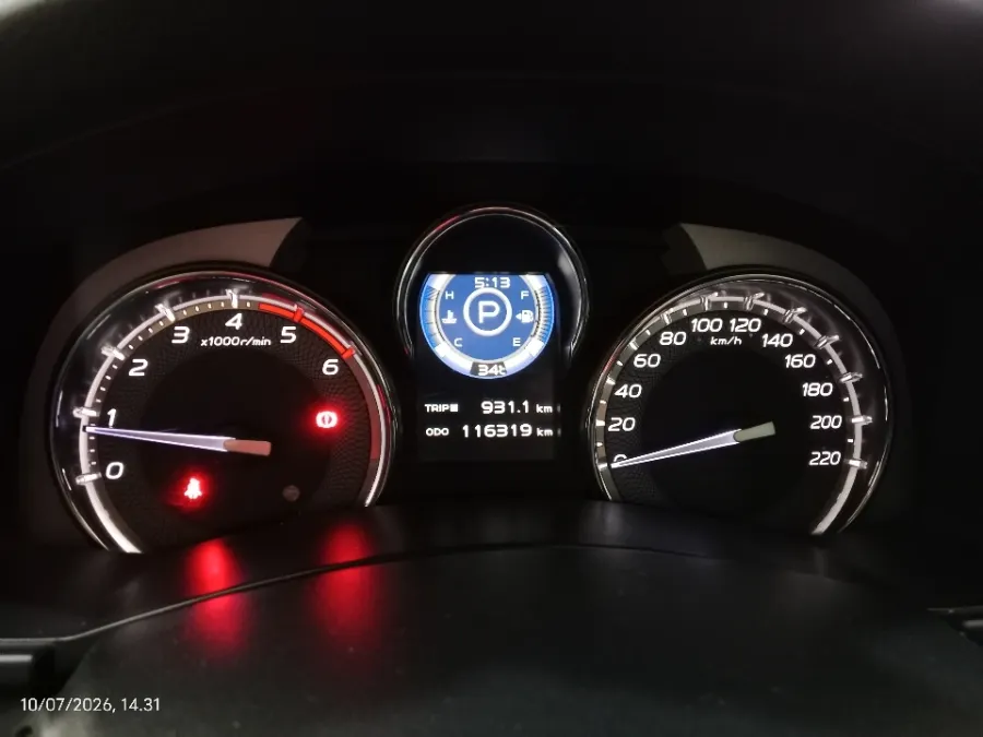 Foto Mobil Bekas Odometer Isuzu MU-X 2.5 tahun 2017