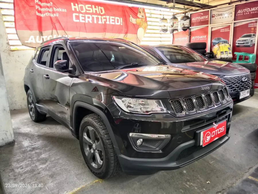 Foto Mobil Bekas Kanan Depan Jeep Compass 1.4 Longitude tahun 2019