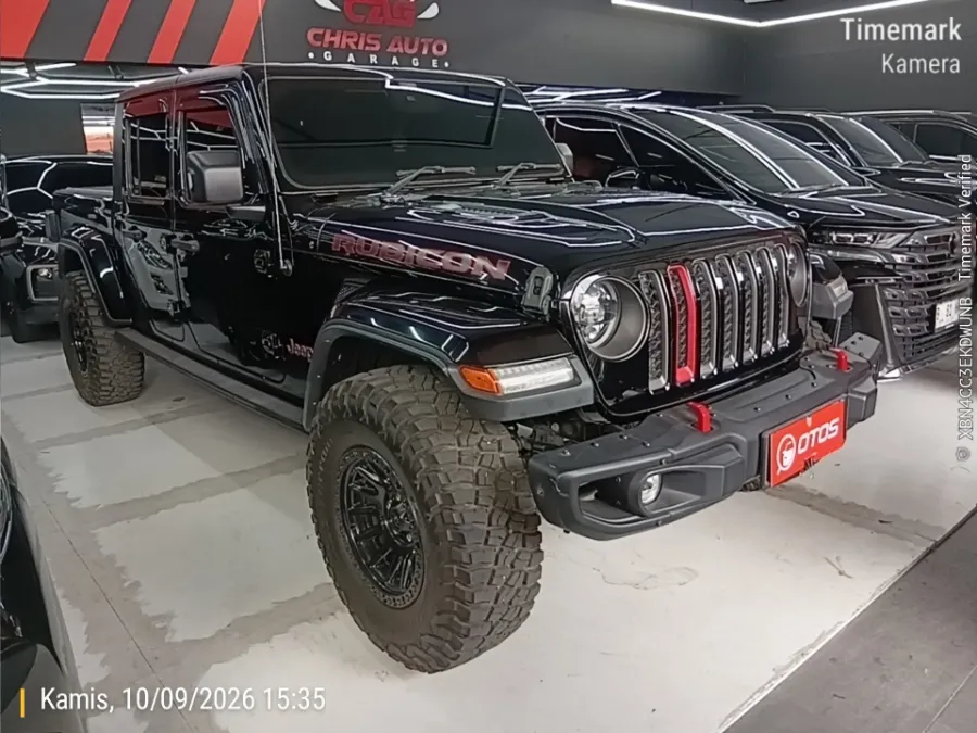 Foto Mobil Bekas Kanan Depan Jeep Gladiator 3.6 Rubicon tahun 2023