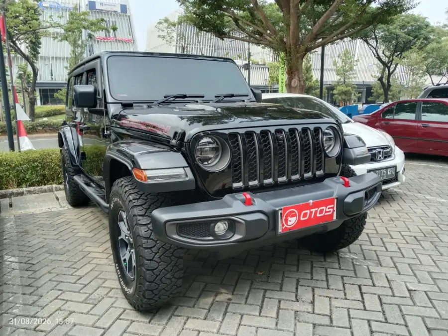 Foto Mobil Bekas Kanan Depan Jeep Wrangler 2.0 Rubicon 4-Door tahun 2022