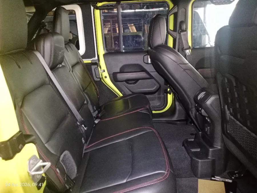 Foto Mobil Bekas Kabin Belakang Jeep Wrangler 2.0 Rubicon 4-Door tahun 2023