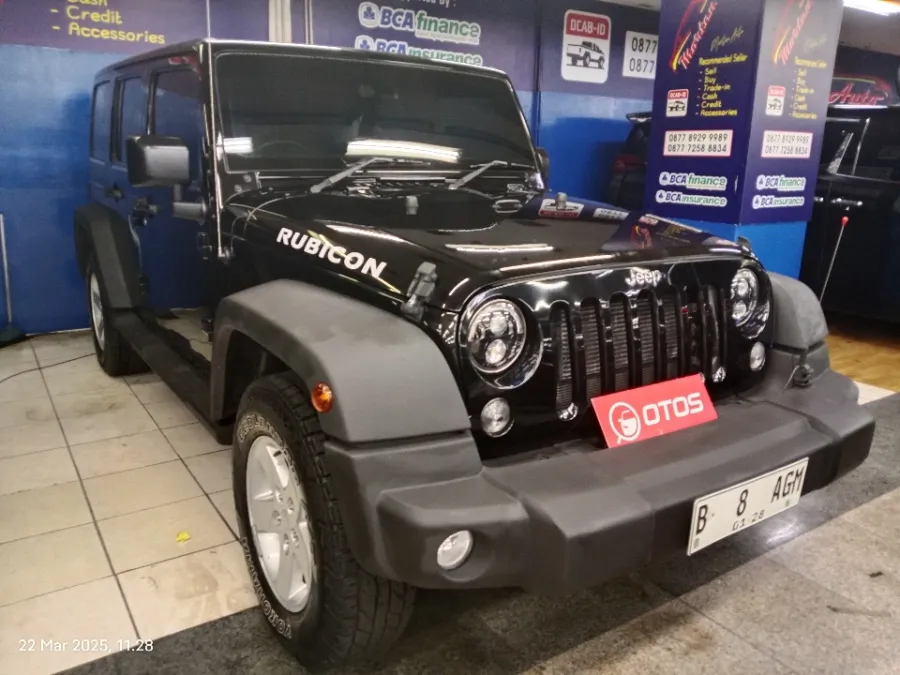Foto Mobil Bekas Kanan Depan Jeep Wrangler 3.0 tahun 2015