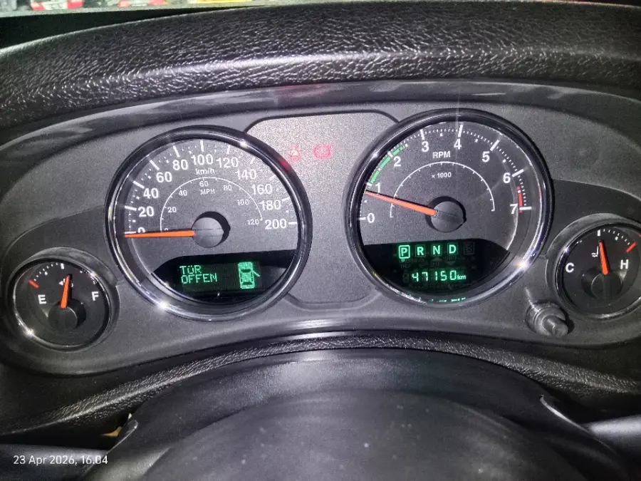 Foto Mobil Bekas Odometer Jeep Wrangler 3.0 Rubicon tahun 2015