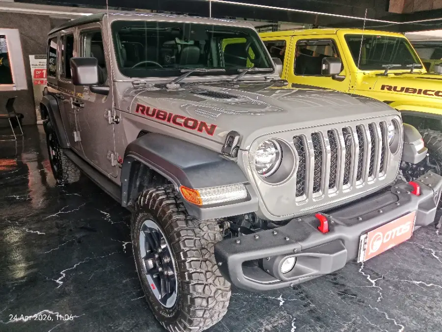 Foto Mobil Bekas Kanan Depan Jeep Wrangler 3.6 Rubicon tahun 2022