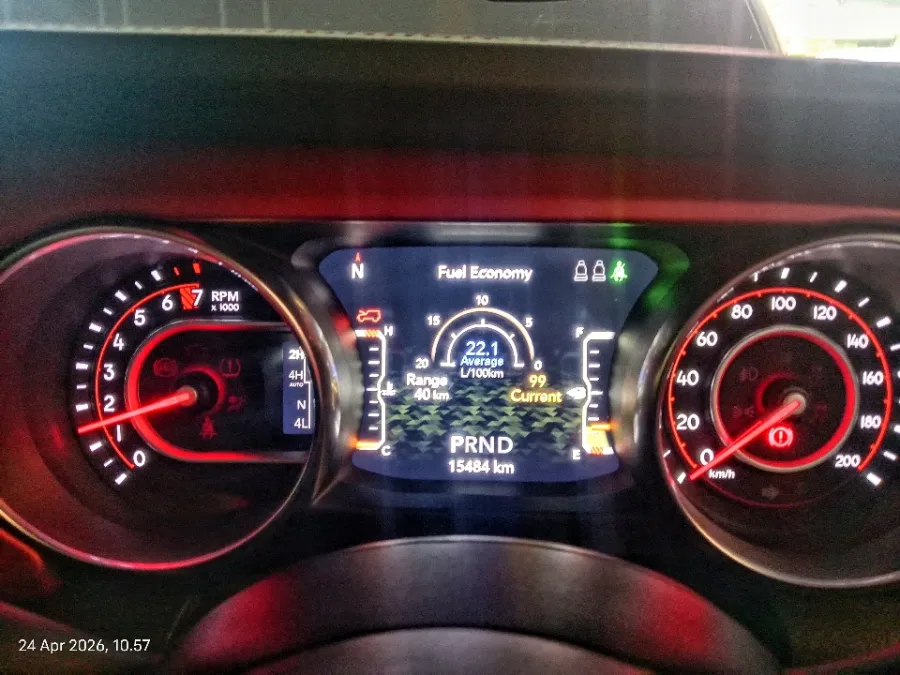 Foto Mobil Bekas Odometer Jeep Wrangler 3.6 Rubicon tahun 2022