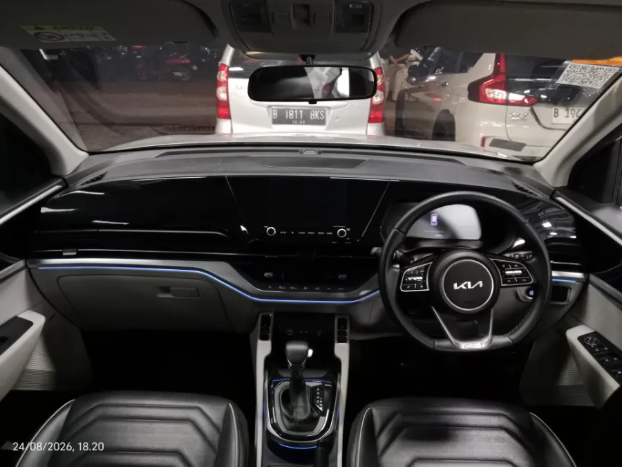 Foto Mobil Bekas Dashboard KIA Carens 1.5 tahun 2022