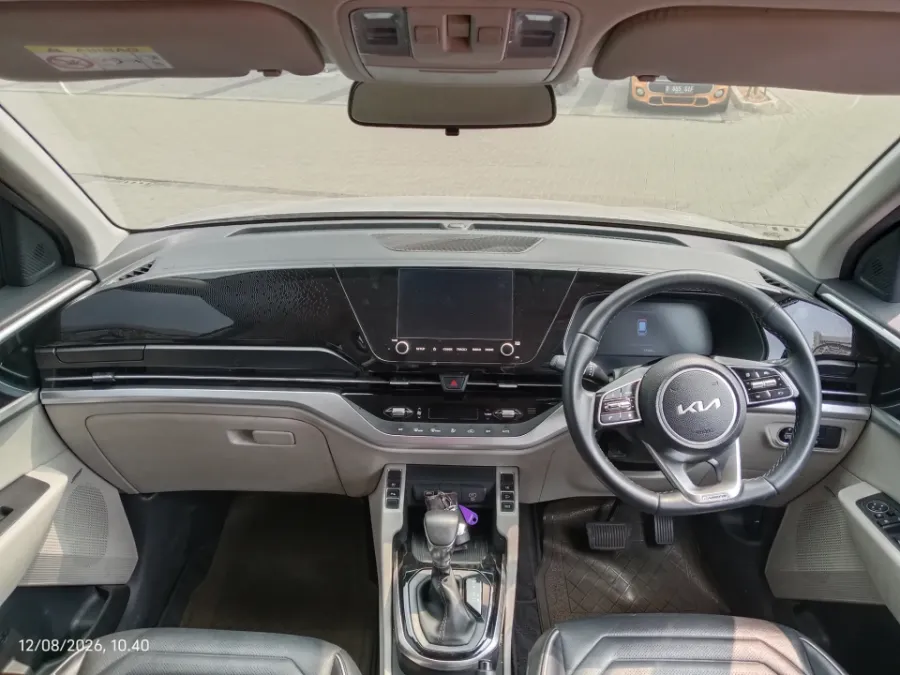 Foto Mobil Bekas Dashboard KIA Carens 1.5 tahun 2022
