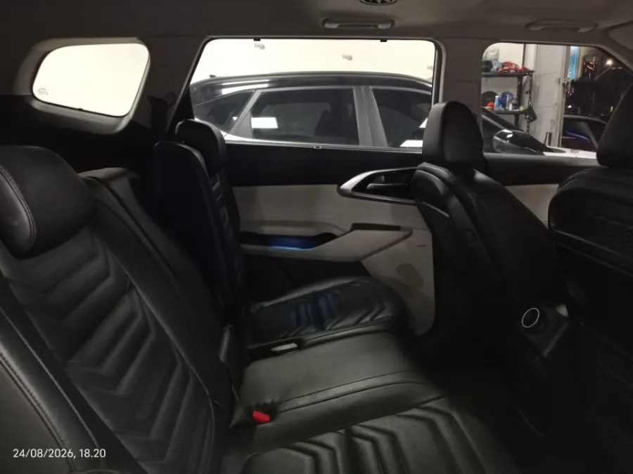 Foto Mobil Bekas Kabin Belakang KIA Carens 1.5 tahun 2022