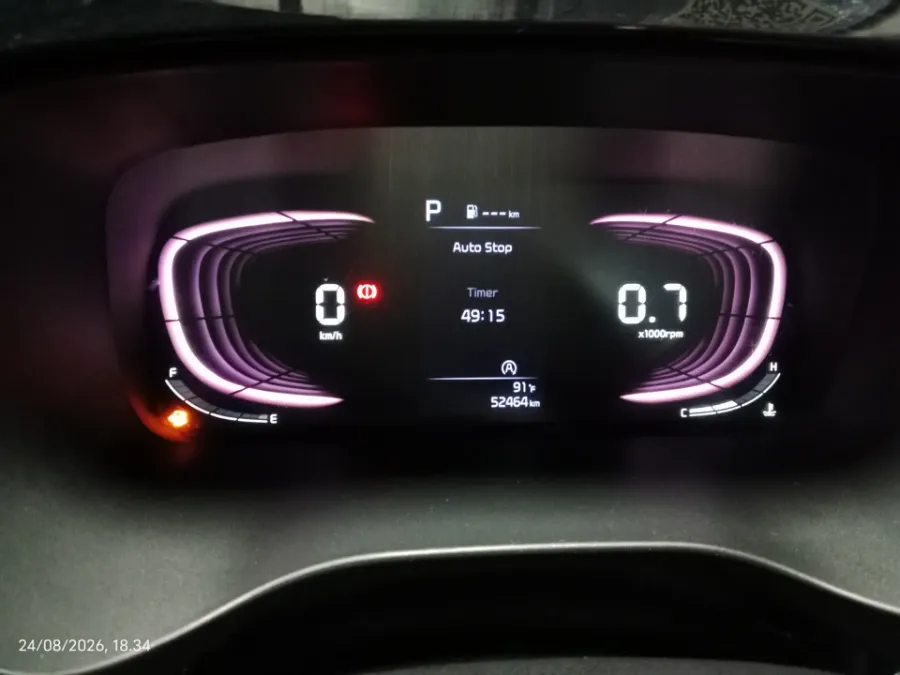 Foto Mobil Bekas Odometer KIA Carens 1.5 tahun 2022
