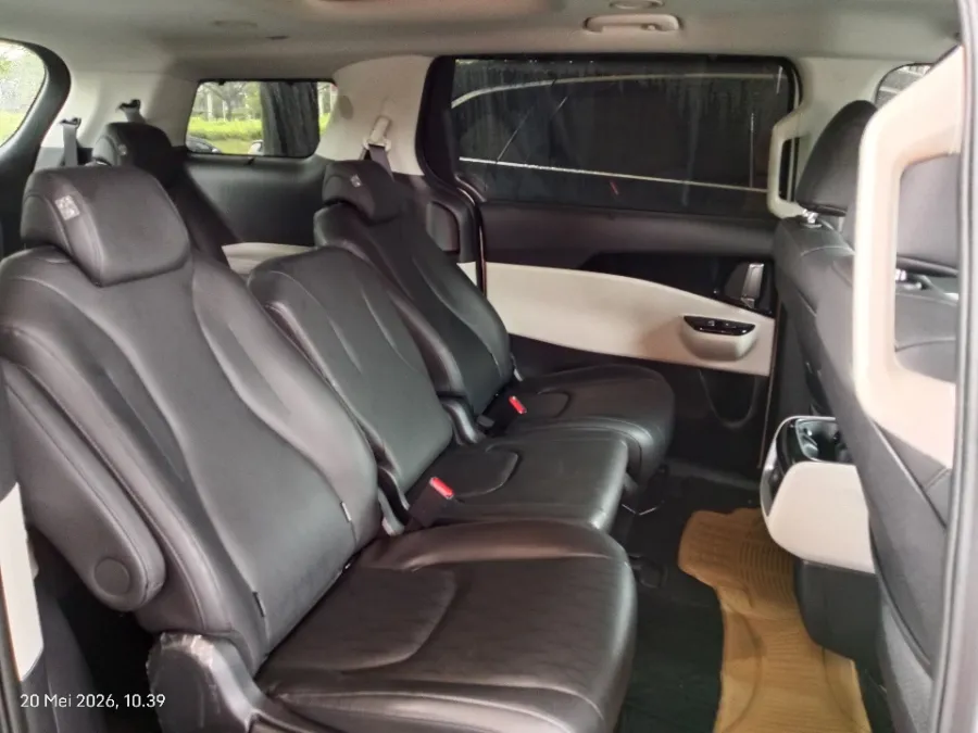 Foto Mobil Bekas Kabin Belakang KIA Carnival 2.2 tahun 2023