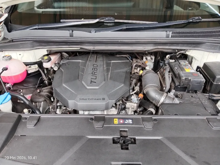 Foto Mobil Bekas Mesin KIA Carnival 2.2 tahun 2023