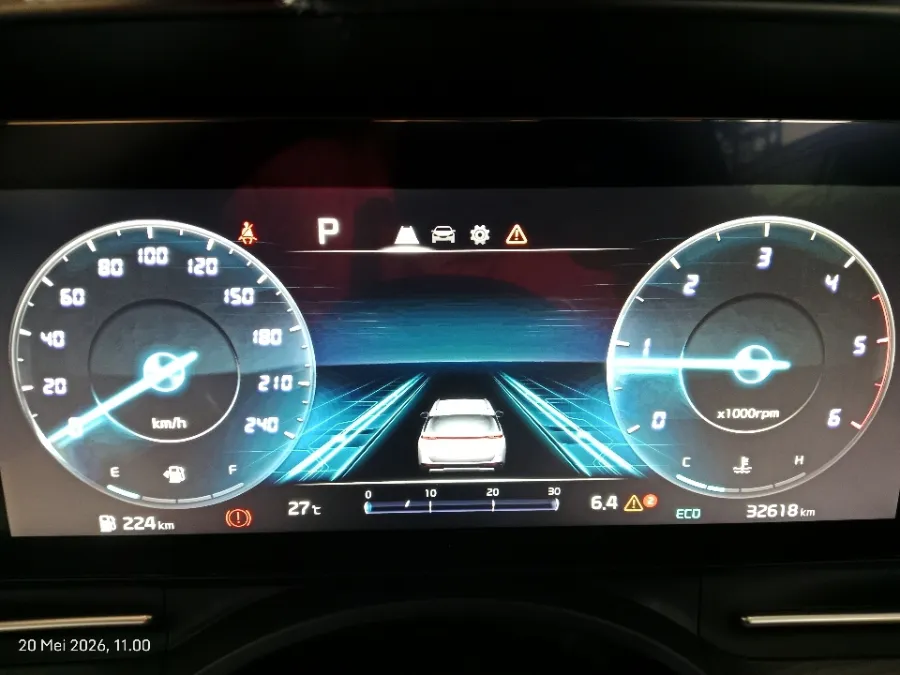 Foto Mobil Bekas Odometer KIA Carnival 2.2 tahun 2023