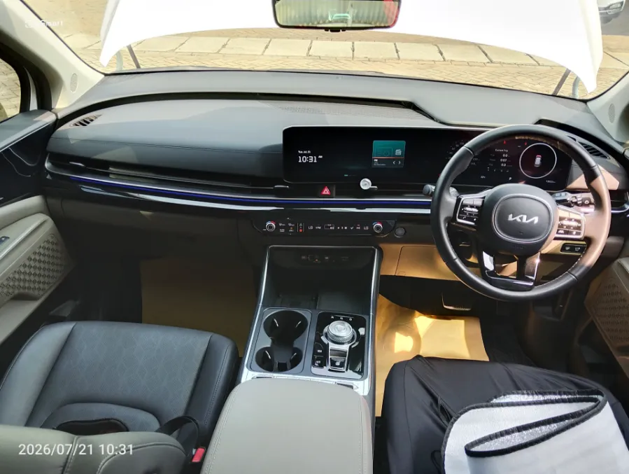 Foto Mobil Bekas Dashboard KIA Carnival 2.2 tahun 2024