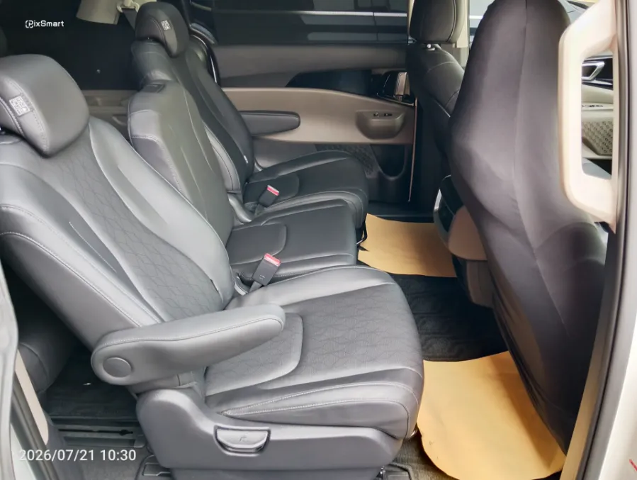 Foto Mobil Bekas Kabin Belakang KIA Carnival 2.2 tahun 2024