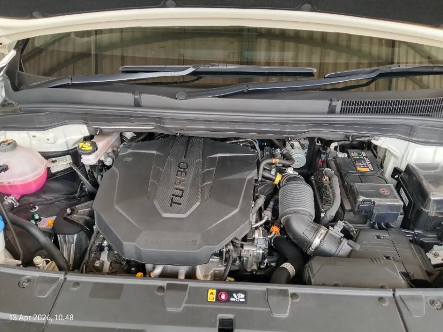 Foto Mobil Bekas Mesin KIA Carnival 2.2 tahun 2024