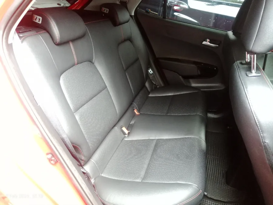 Foto Mobil Bekas Kabin Belakang KIA Picanto 1.2 tahun 2019