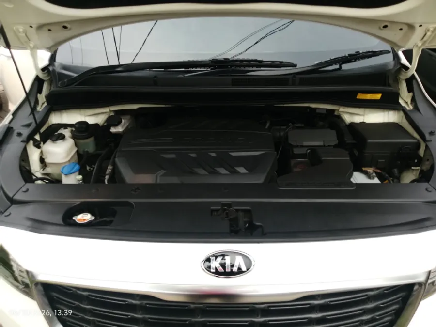 Foto Mobil Bekas Mesin KIA Sedona 2.2 Diesel tahun 2018