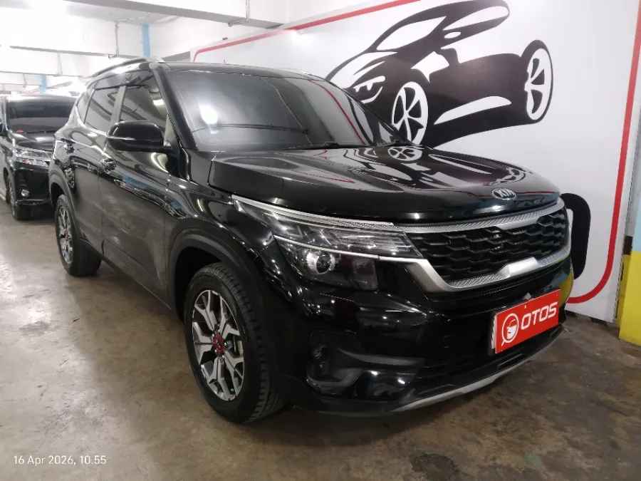 Foto Mobil Bekas Kanan Depan KIA Seltos 1.4 EX tahun 2020