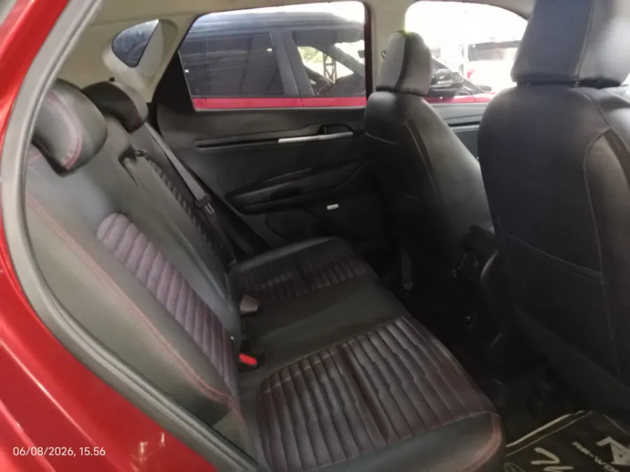 Foto Mobil Bekas Kabin Belakang KIA Sonet 1.5 tahun 2020