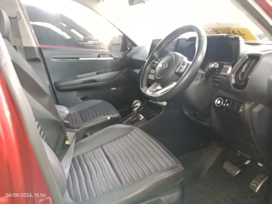 Foto Mobil Bekas Kabin Depan KIA Sonet 1.5 tahun 2020