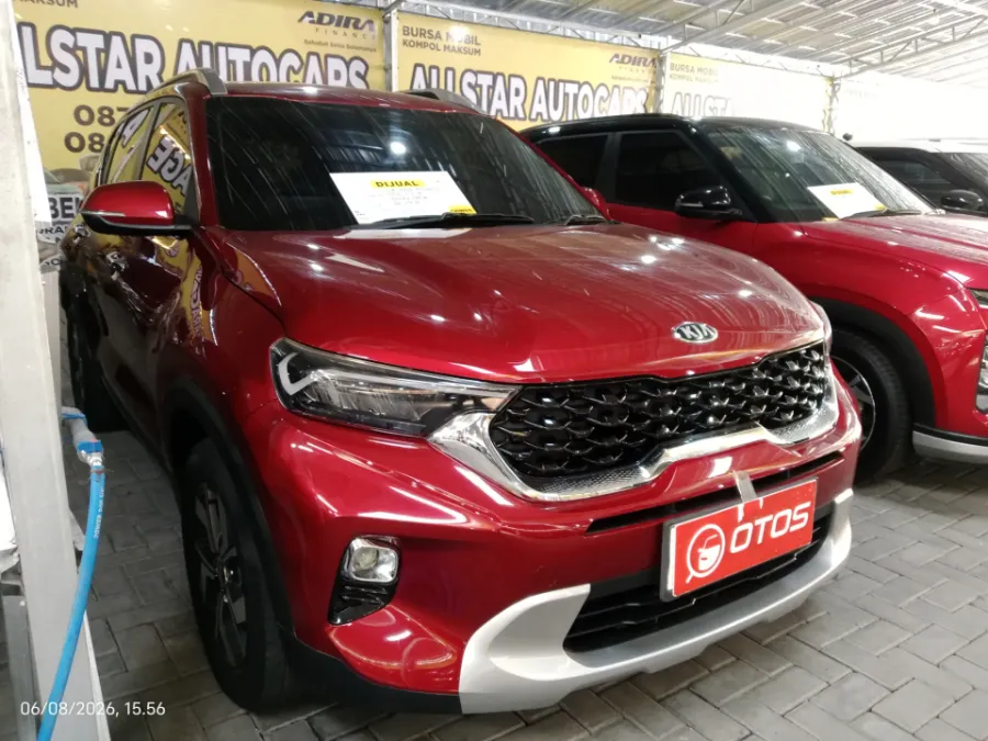 Foto Mobil Bekas Kanan Depan KIA Sonet 1.5 tahun 2020
