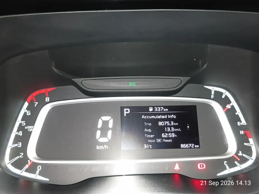 Foto Mobil Bekas Odometer KIA Sonet 1.5 tahun 2020
