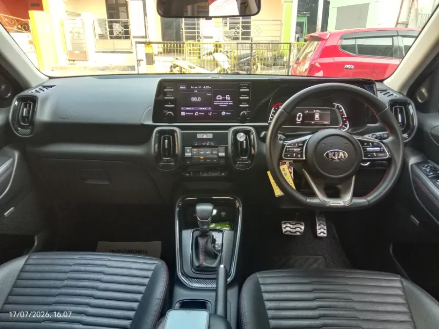 Foto Mobil Bekas Dashboard KIA Sonet 1.5 tahun 2021