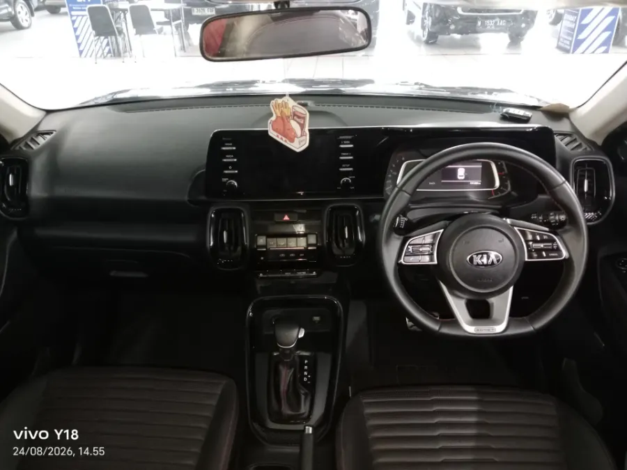Foto Mobil Bekas Dashboard KIA Sonet 1.5 tahun 2021