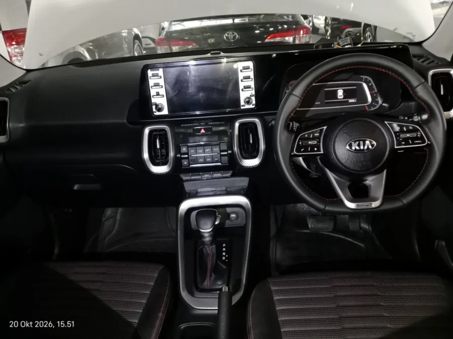 Foto Mobil Bekas Dashboard KIA Sonet 1.5 tahun 2021