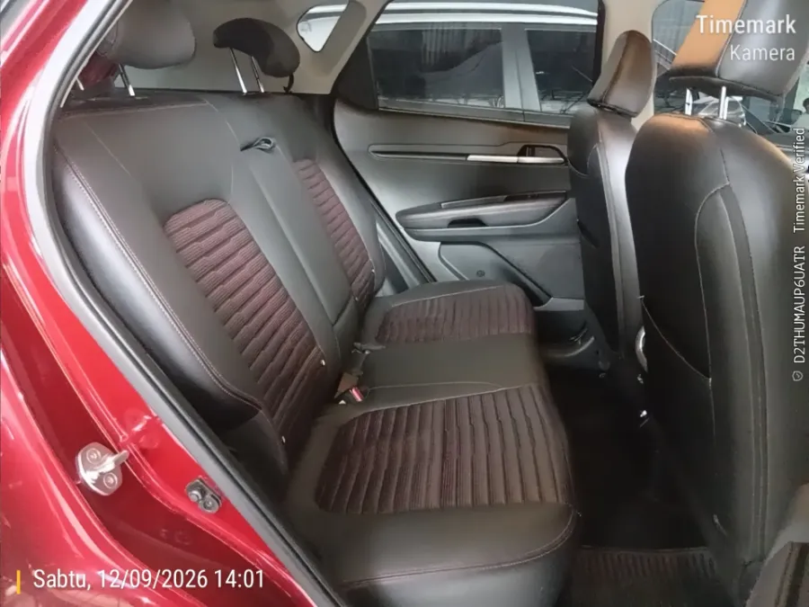 Foto Mobil Bekas Kabin Belakang KIA Sonet 1.5 tahun 2021