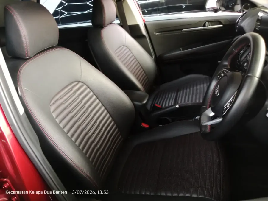 Foto Mobil Bekas Kabin Depan KIA Sonet 1.5 tahun 2021