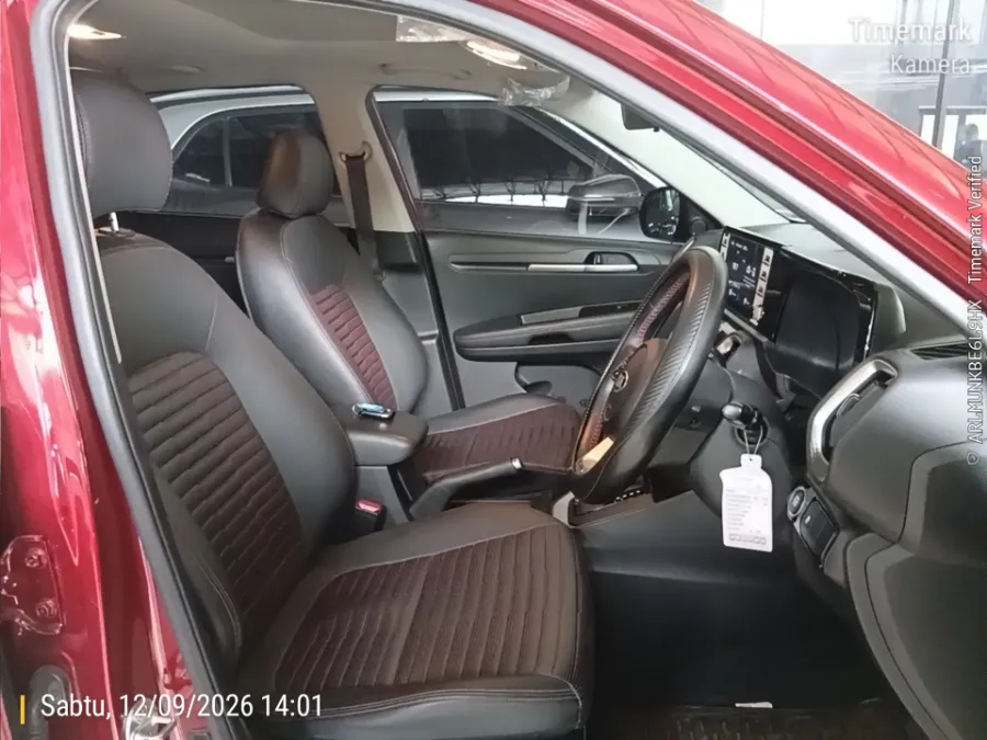 Foto Mobil Bekas Kabin Depan KIA Sonet 1.5 tahun 2021