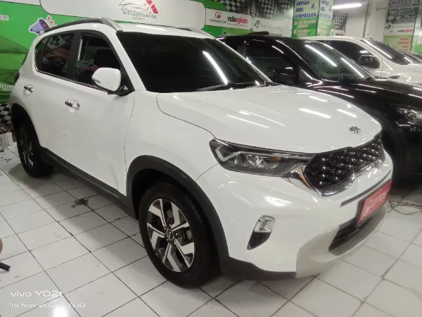 2021 KIA Sonet 1.5 - Foto 1 dari 6