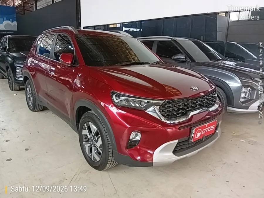 Foto Mobil Bekas Kanan Depan KIA Sonet 1.5 tahun 2021