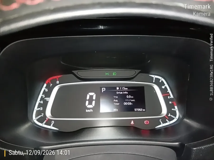 Foto Mobil Bekas Odometer KIA Sonet 1.5 tahun 2021