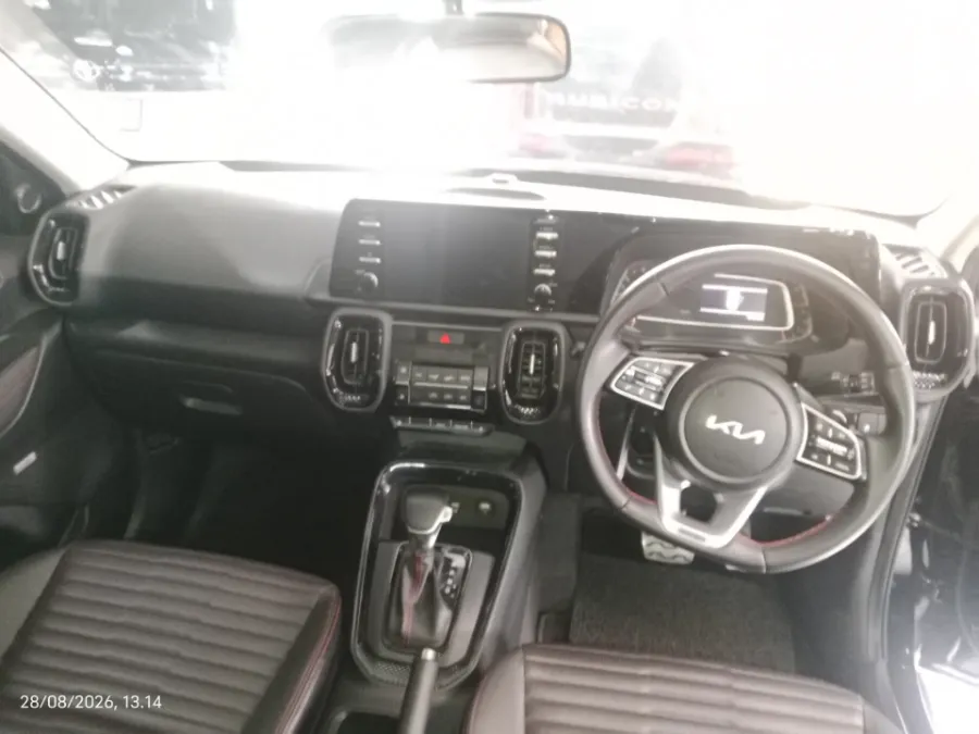 Foto Mobil Bekas Dashboard KIA Sonet 1.5 tahun 2022