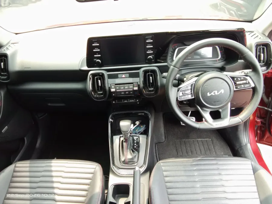 Foto Mobil Bekas Dashboard KIA Sonet 1.5 tahun 2022