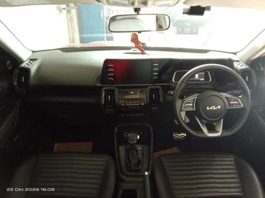 Foto Mobil Bekas Dashboard KIA Sonet 1.5 tahun 2022