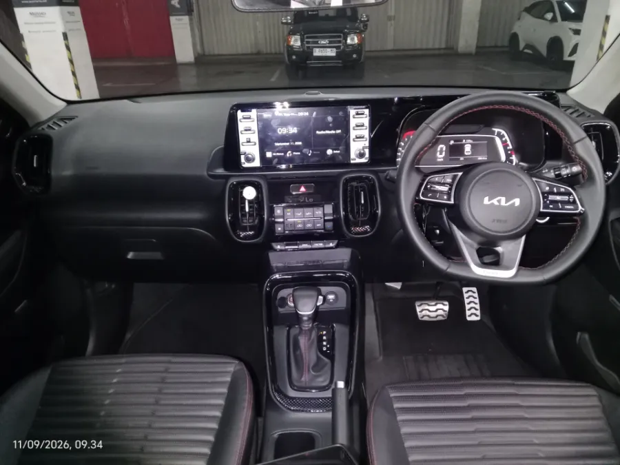 Foto Mobil Bekas Dashboard KIA Sonet 1.5 tahun 2023