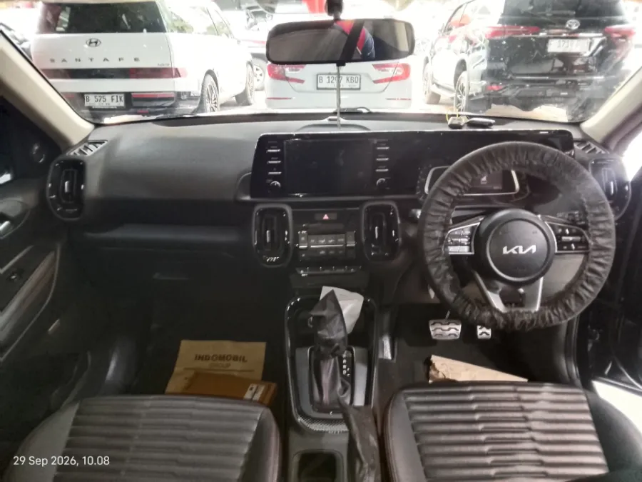 Foto Mobil Bekas Dashboard KIA Sonet 1.5 tahun 2023