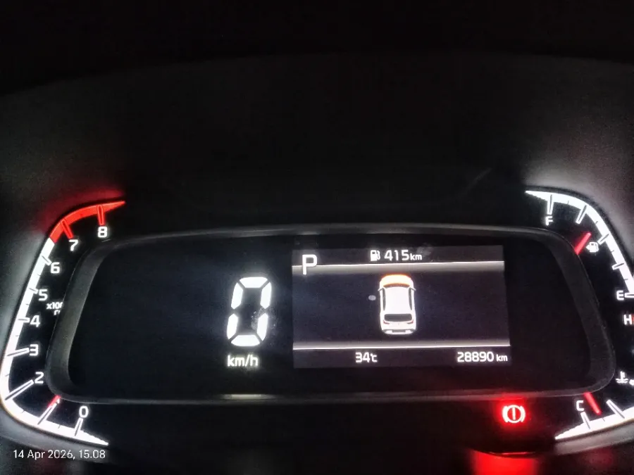 Foto Mobil Bekas Odometer KIA Sonet 1.5 tahun 2023