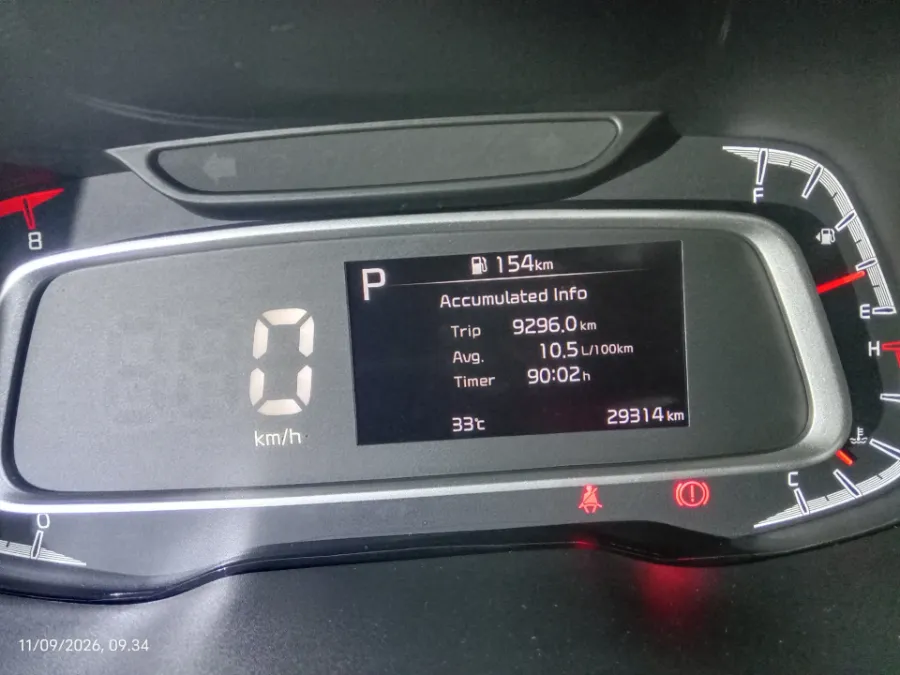 Foto Mobil Bekas Odometer KIA Sonet 1.5 tahun 2023