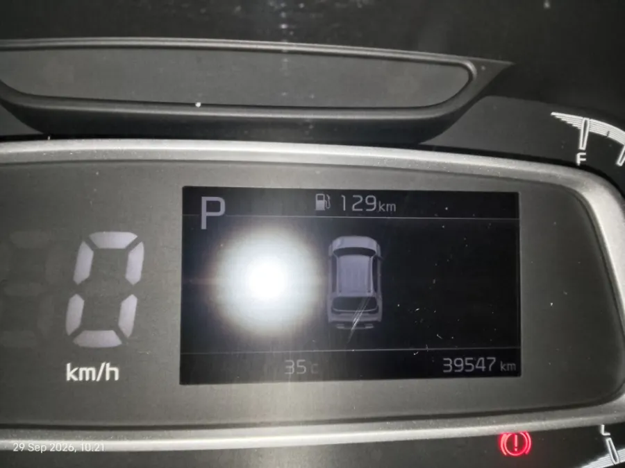 Foto Mobil Bekas Odometer KIA Sonet 1.5 tahun 2023