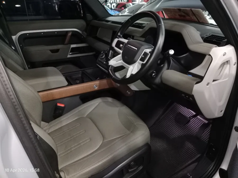 Foto Mobil Bekas Kabin Depan Land Rover Defender 110 2.2 tahun 2021
