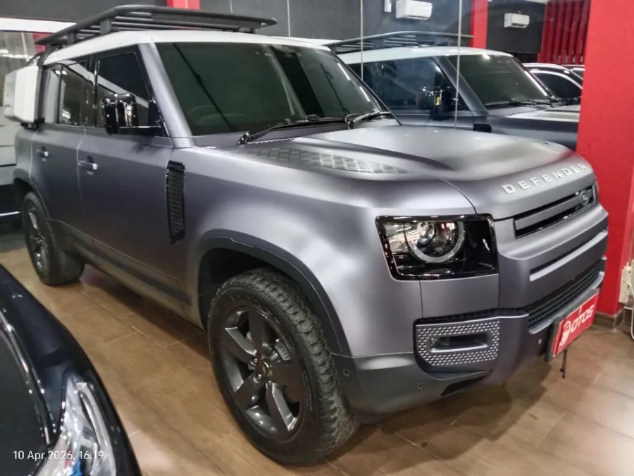 Foto Mobil Bekas Kanan Depan Land Rover Defender 110 2.2 tahun 2021